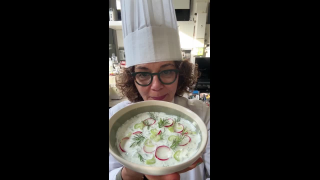 Entrée iranienne :  yaourt céleri